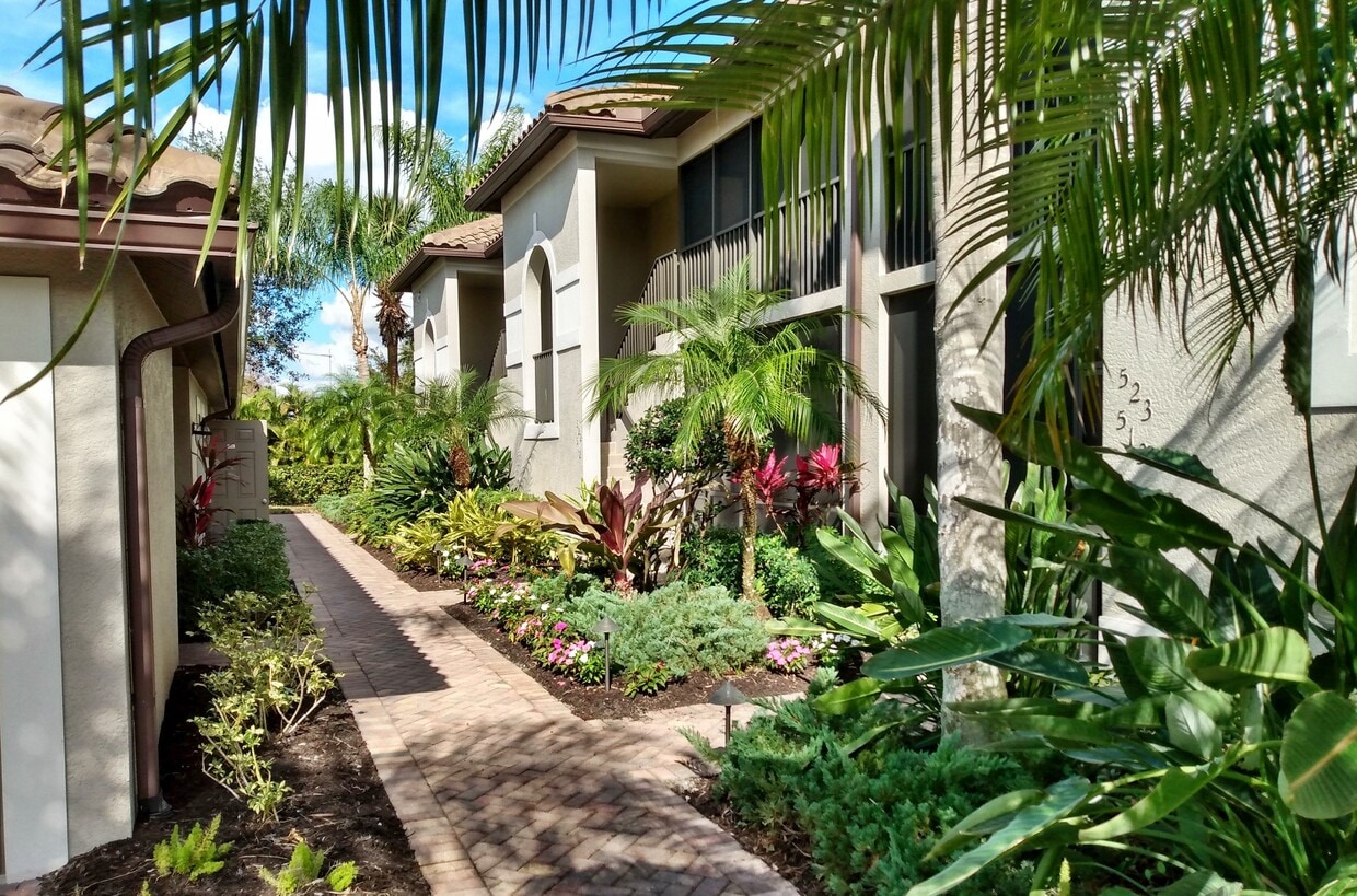 10240 Heritage Bay Blvd Unit 512, Naples, FL 34120 Condo for Rent in Naples, FL