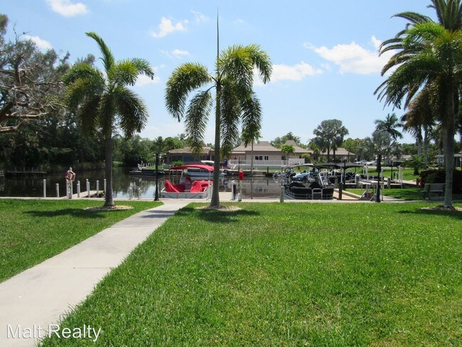 Foto del edificio - 4770 Hidden Harbour Blvd