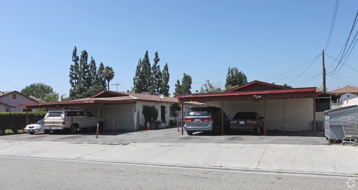 Primary Photo - 11125-11131 1/2 Schmidt Rd