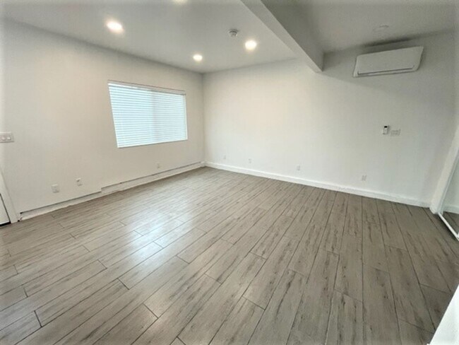 Foto del edificio - WONDERFUL NEWER STUDIO UNIT IN QUIET LONG BEACH NEIGHBORHOOD