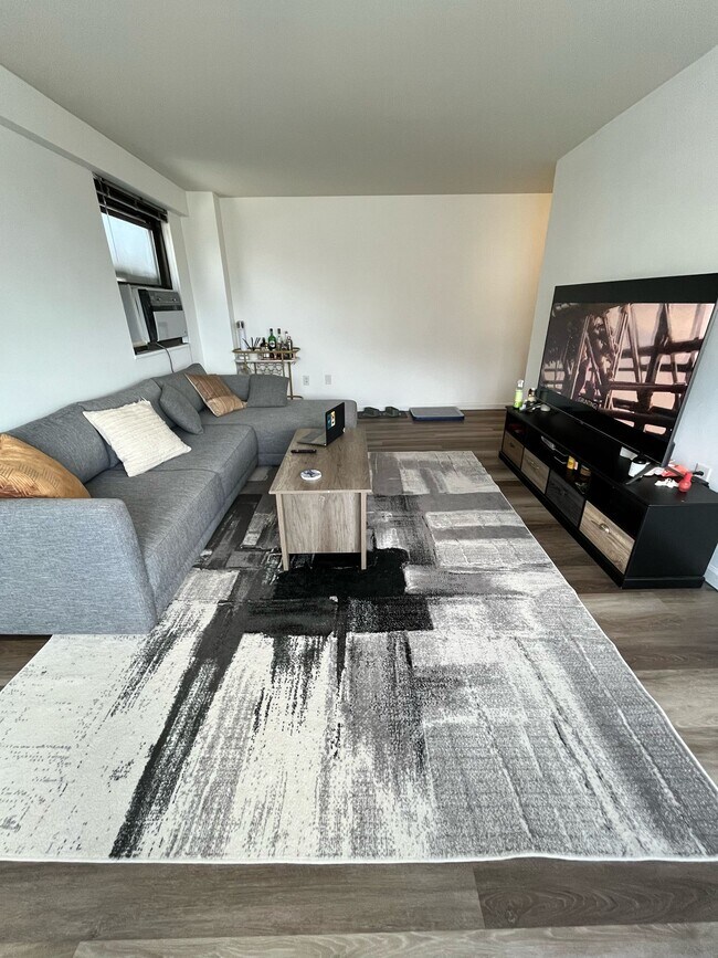 Foto del edificio - 6515 Boulevard E
