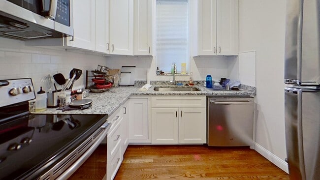 Building Photo - 2016 Commonwealth Ave