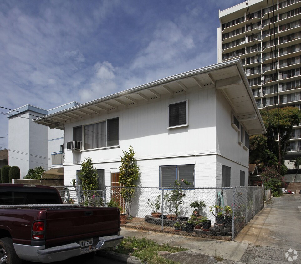 Building Photo - 2124 Waiola St