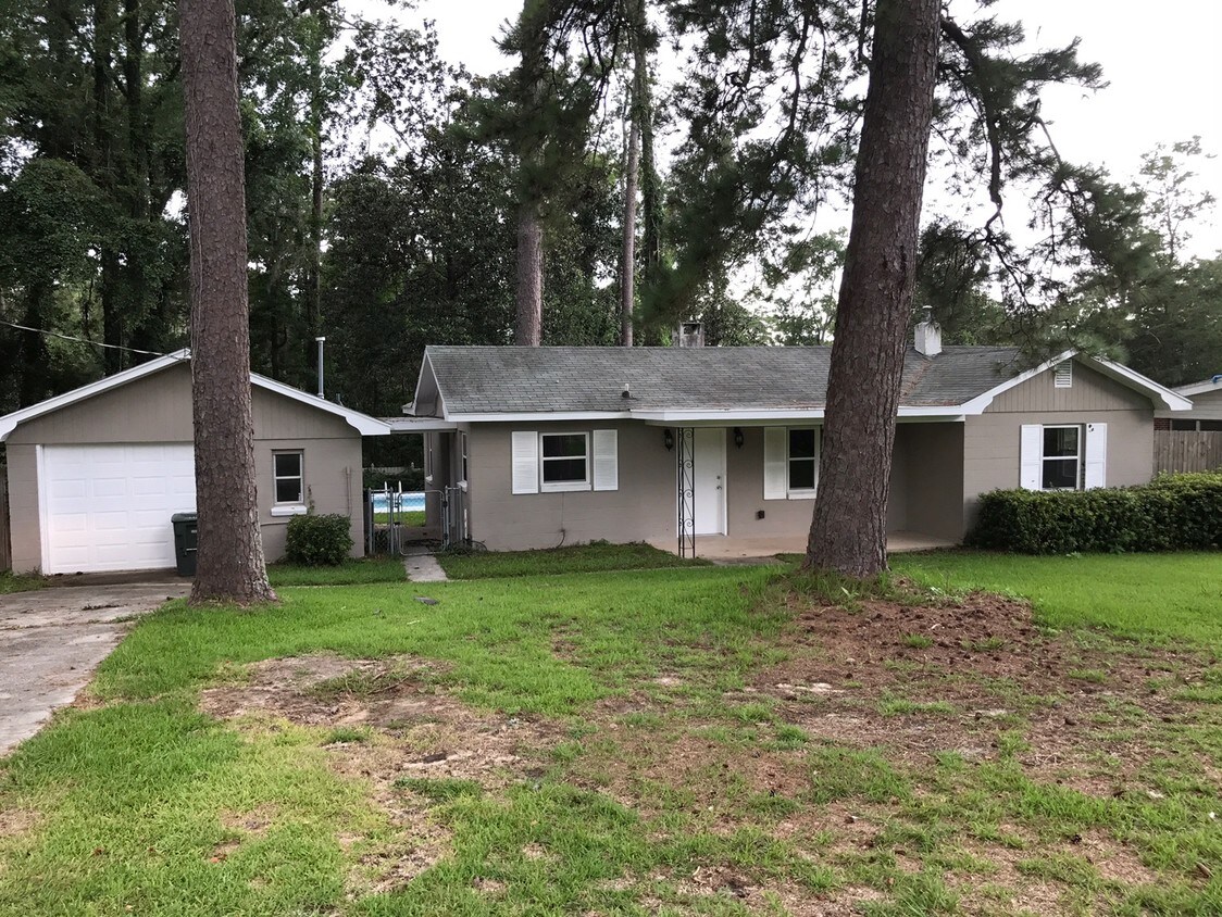 1108 Victory Garden Dr, Tallahassee, FL 32301 House Rental in