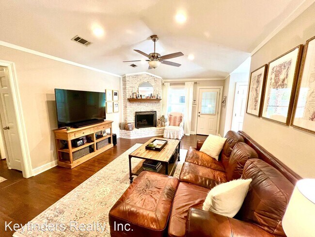 Foto del edificio - 3 br, 2 bath House - 7417 Director Drive