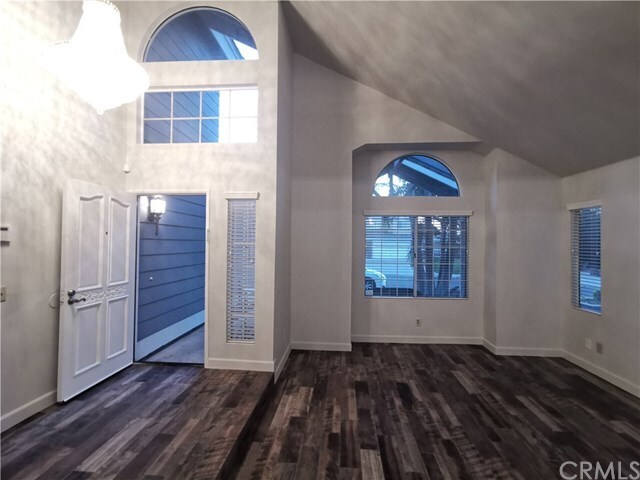 Building Photo - 2676 Pepperdale Dr