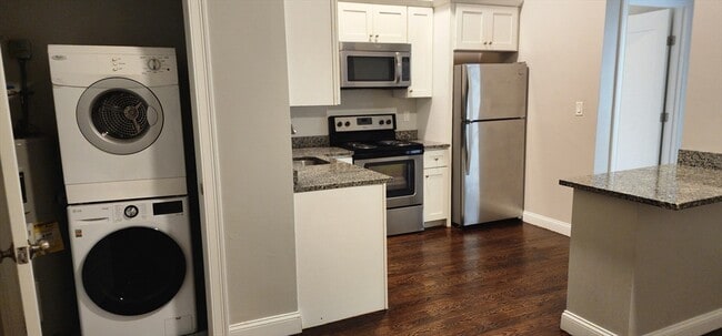 Foto del edificio - 10 Merrymount Rd