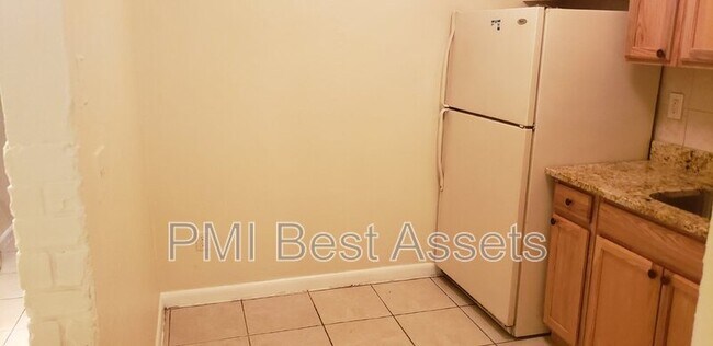 Foto del edificio - 2711 NW 1st St