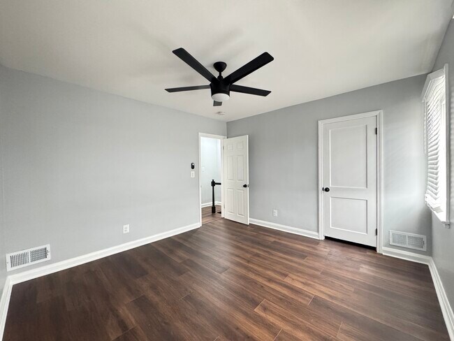 Foto del edificio - 3465 McShane Way