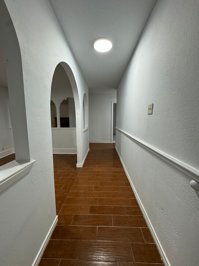 Building Photo - 2709 Jewell Dr