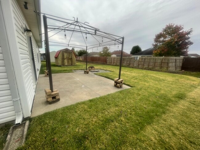 Building Photo - 406 Camden Cir