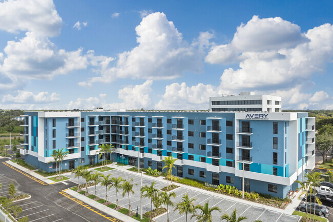 Building Photo - Avery Lake Worth
