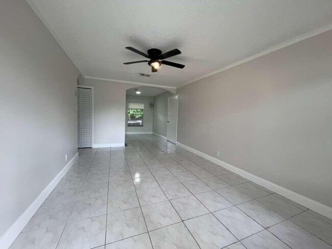 Foto del edificio - 8201 SW 5th Ct