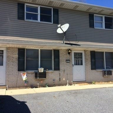 Foto del edificio - 733 Cloverleaf Rd