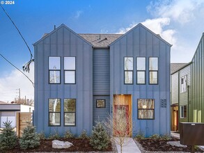 Building Photo - 7470 N Macrum Ave