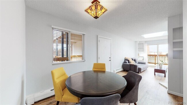 Foto del edificio - 2835 S Monaco Pkwy
