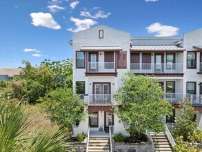 Building Photo - 946 Highland Ave
