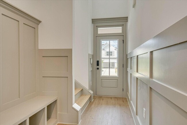 Building Photo - 2021 Warbler Dr