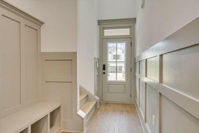 Foto del edificio - 2021 Warbler Dr