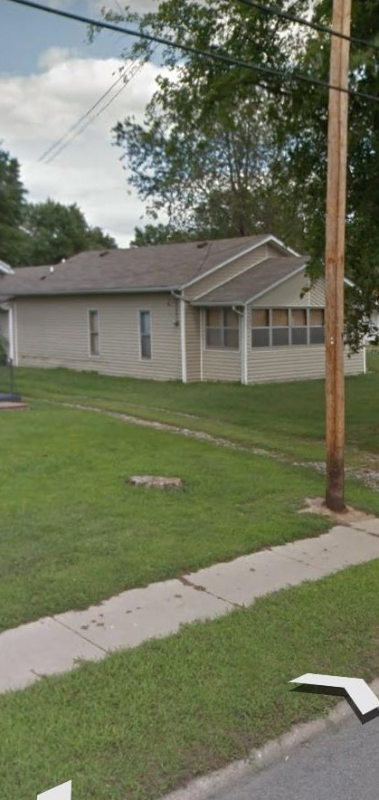 Building Photo - 742 E Park St