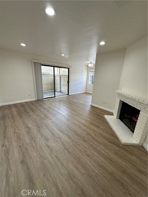 Building Photo - 139 S Poplar Ave