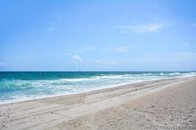 Foto del edificio - 3221 S Ocean Blvd
