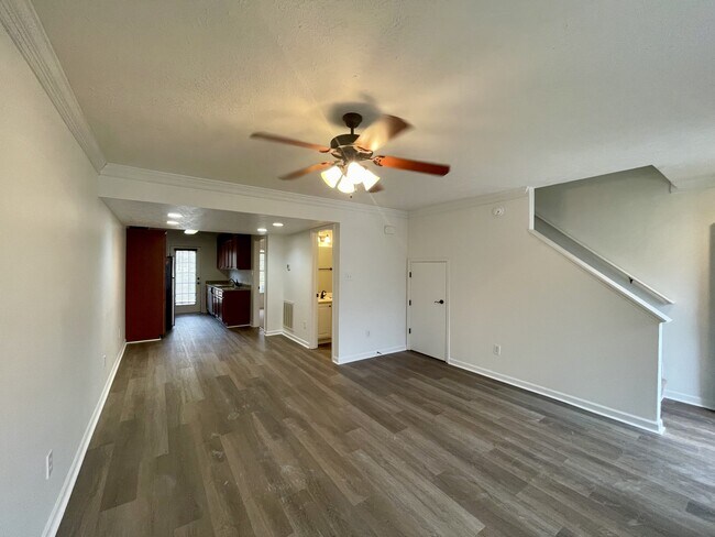 Building Photo - 111 Old Tavern Cir