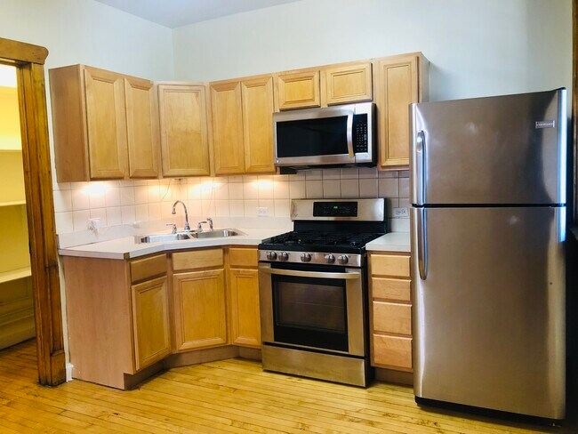 Foto del edificio - 2408 N Surrey Ct