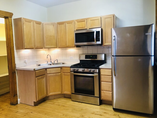 Building Photo - 2408 N Surrey Ct