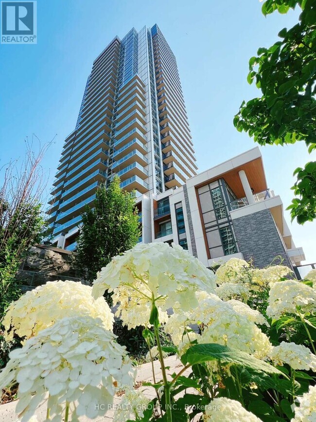 Building Photo - 27-1127 McMahon Dr