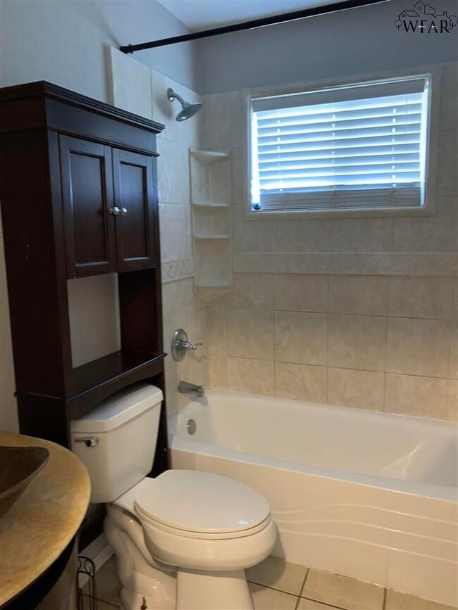 Building Photo - 2806 Stearns Ave