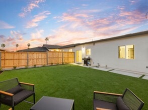 Building Photo - 436 Date Ave