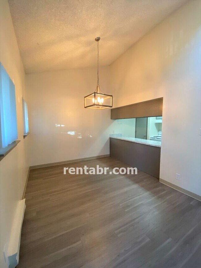 Building Photo - Remodeled & Modern Two Bedroom-Vaulted Cei...