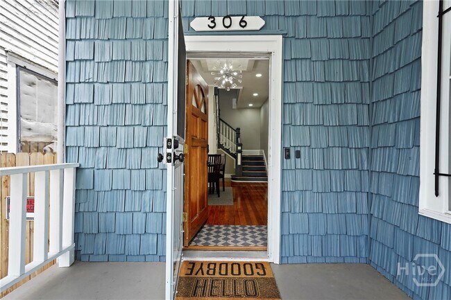 Building Photo - 306 W 42nd St