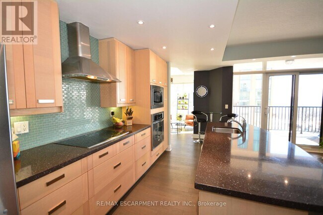 Photo du bâtiment - 399 Elizabeth St