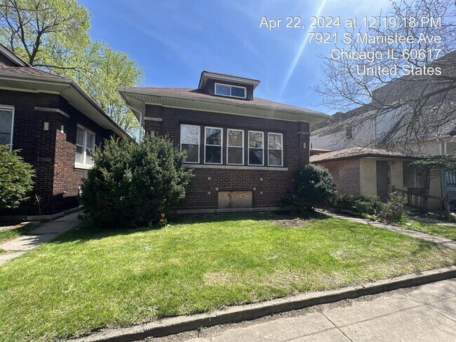 Building Photo - 7923 S Manistee Ave