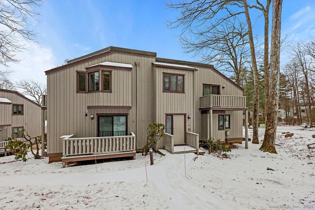 Foto del edificio - 9 Talcott Ridge Rd