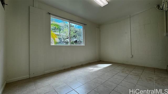 Building Photo - 3339 Manoa Rd