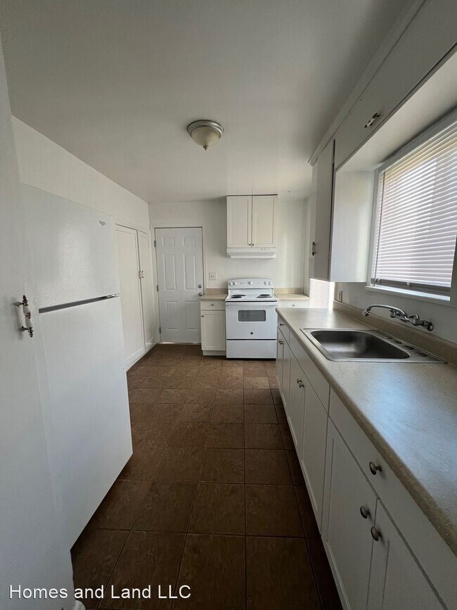 Building Photo - 2 br, 1 bath House - 1014 S Pine St.