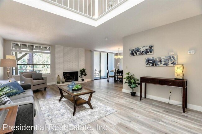 Building Photo - 3 br, 2.5 bath House - 218 Altura Vista