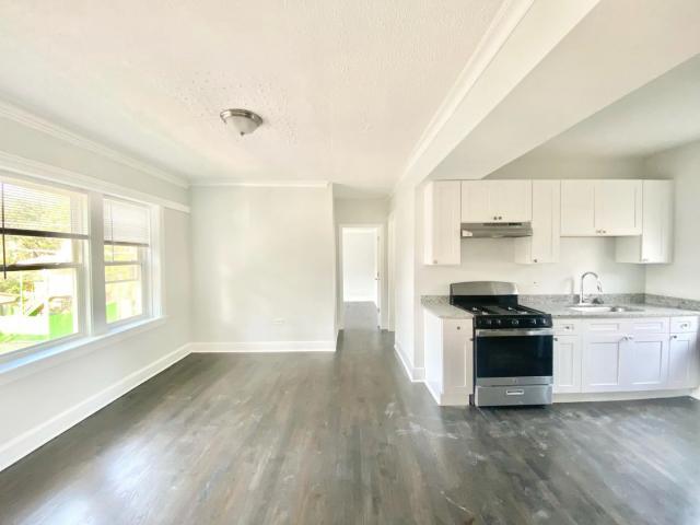 Foto del edificio - 2 bedroom in Chicago IL 60651