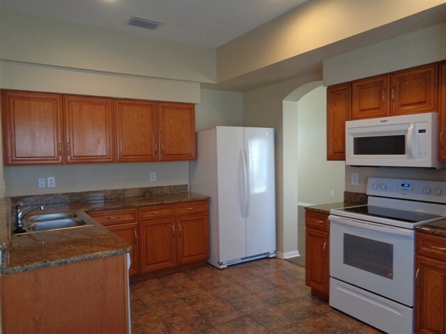 Building Photo - 12613 Longcrest Dr