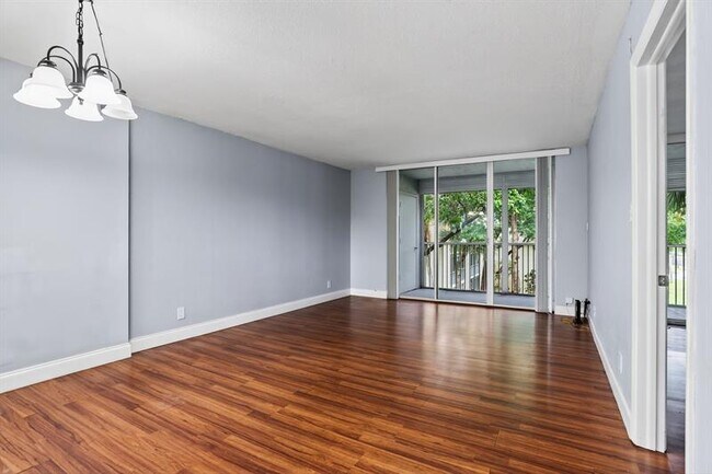 Foto del edificio - 3341 NW 47th Terrace