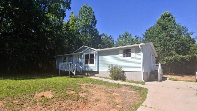 Building Photo - 3 Bedroom Ranch Style near Norris Lake!