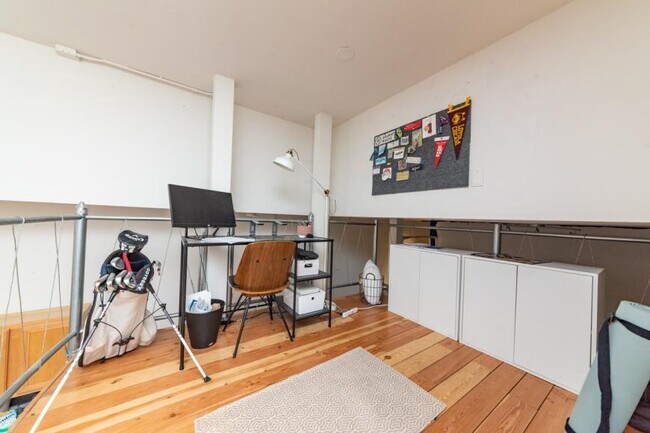 Building Photo - 1 bedroom in Chicago IL 60654