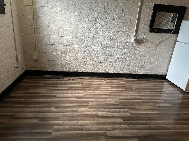 Building Photo - 227 N 5th Ave