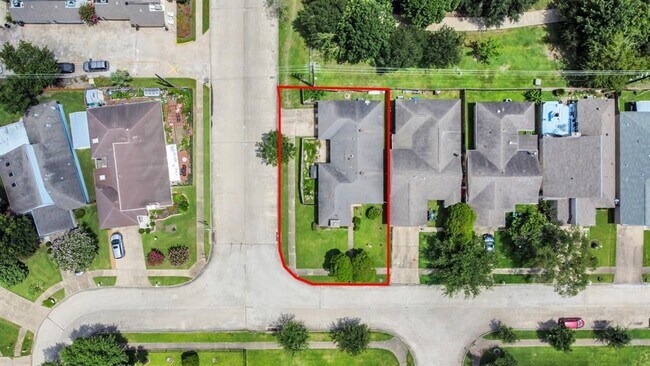 Building Photo - 10722 Sherburne Dr