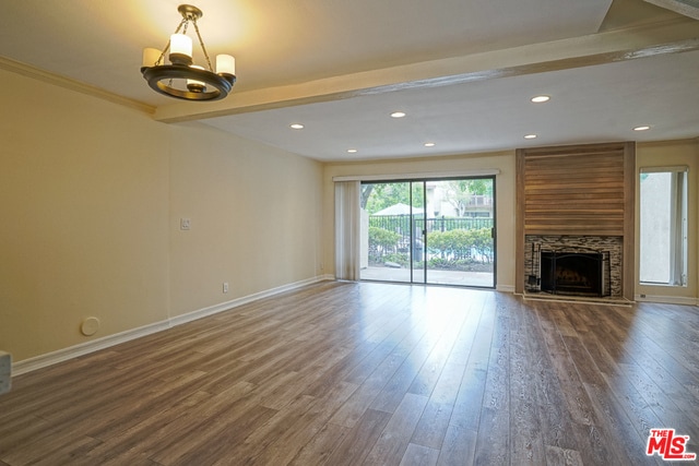 Building Photo - 5760 Owensmouth Ave