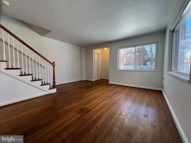 Foto del edificio - 7335 8th St NW