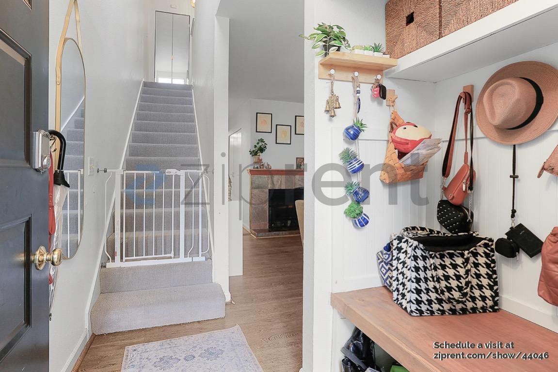 Foto principal - 10405 NE 32nd Pl